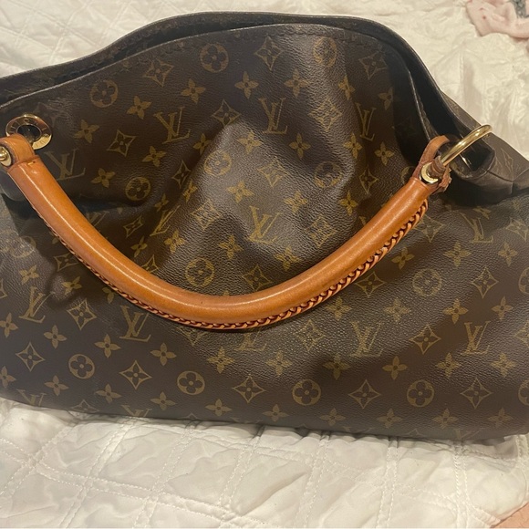 Louis Vuitton Artsy in Monogram LV - Picture 2 of 16